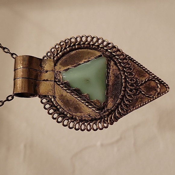 Jade pendant Brass statement piece necklace - Picture 3 of 6